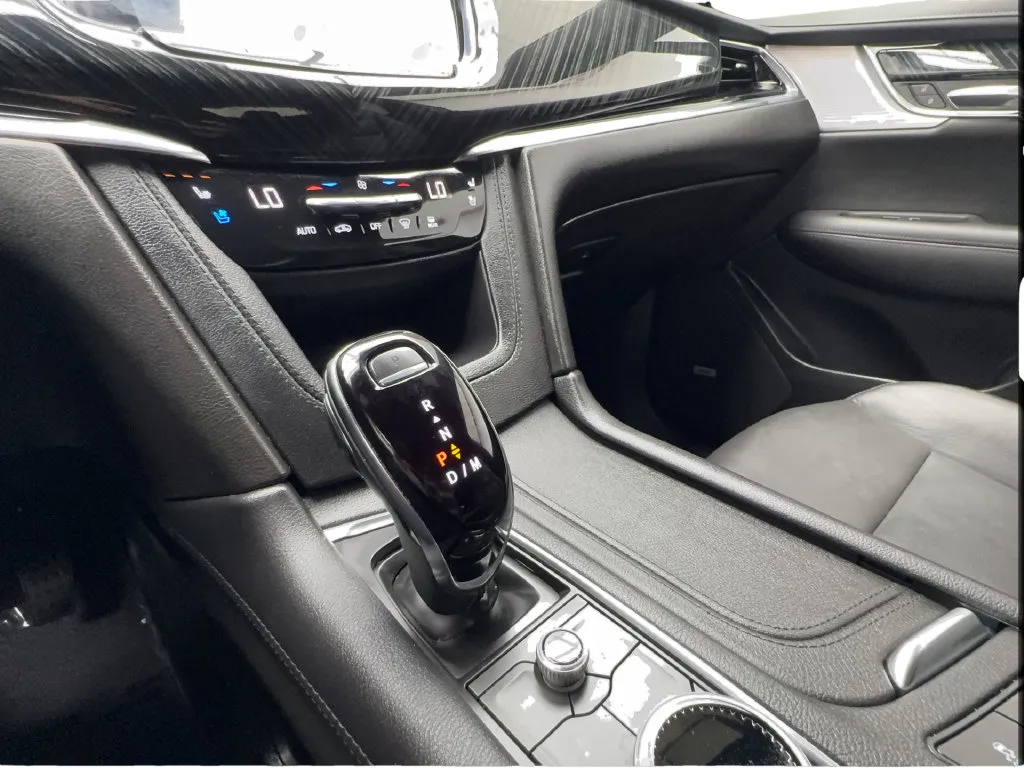Cadillac XT6 photo 54