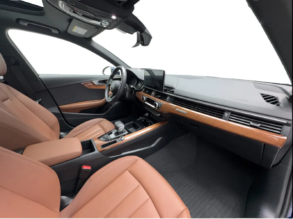 Audi A4 photo 35