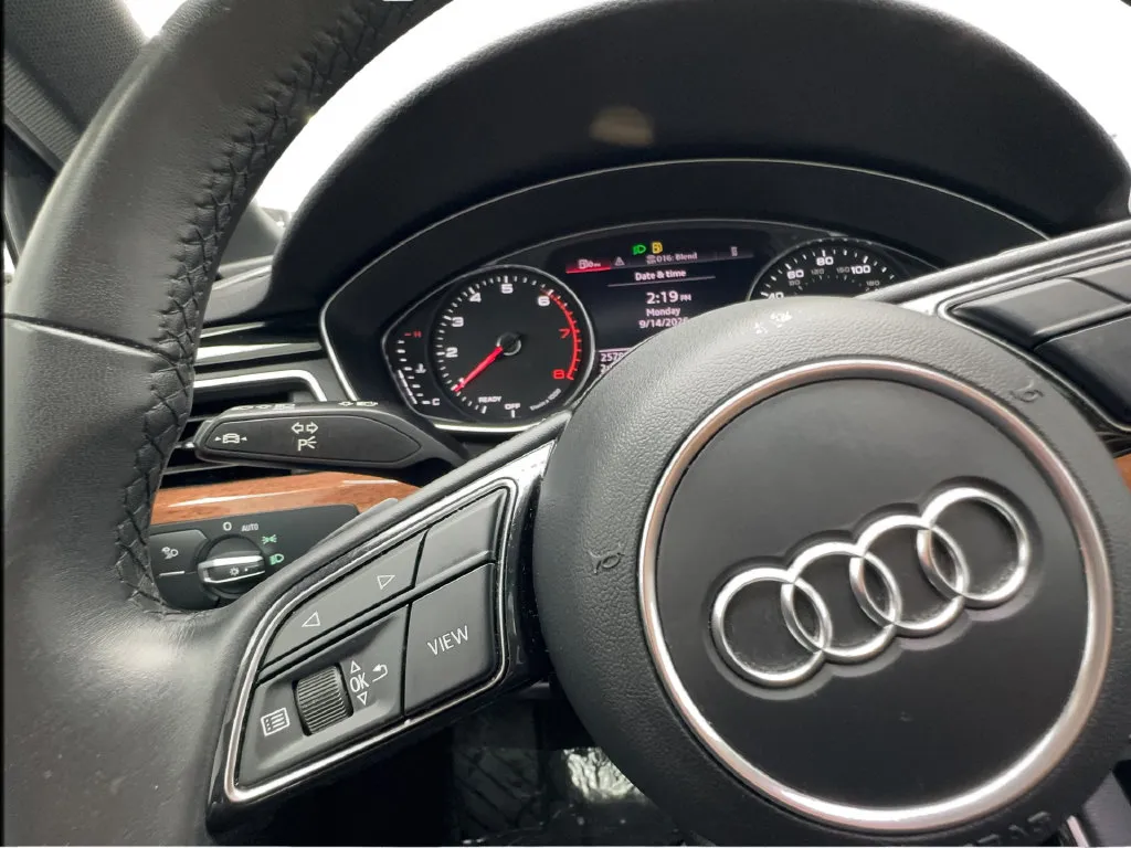 Audi A4 photo 46