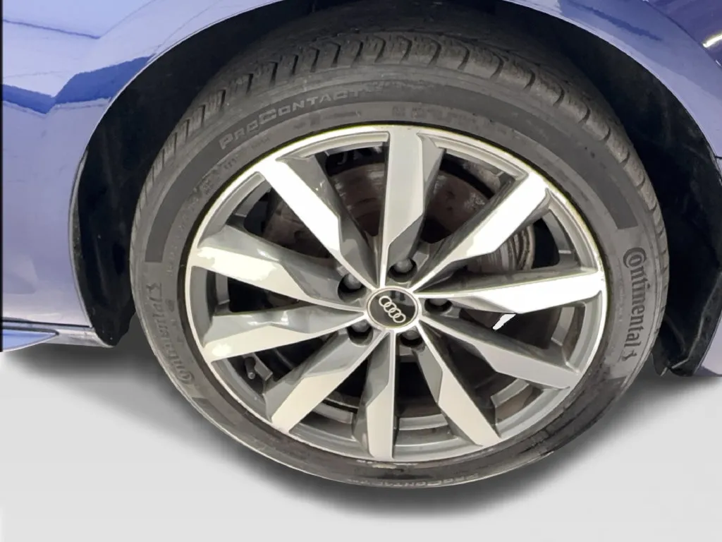 Audi A4 photo 15