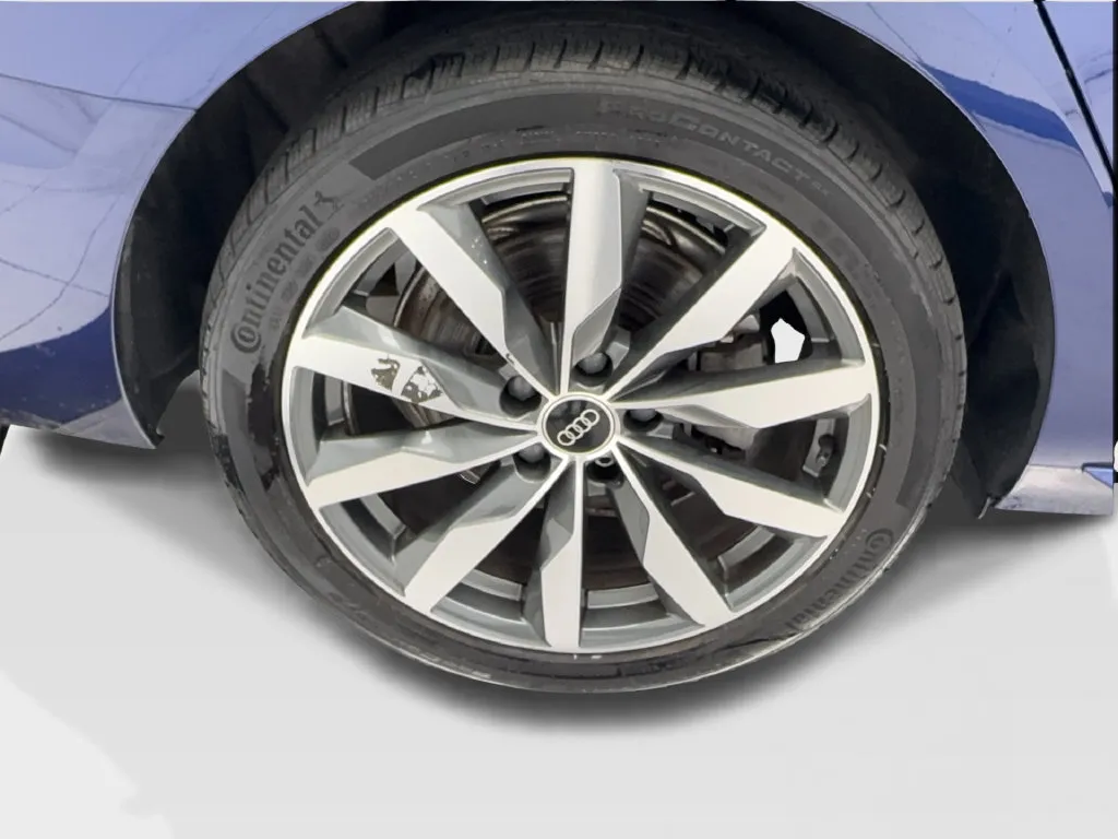 Audi A4 photo 16