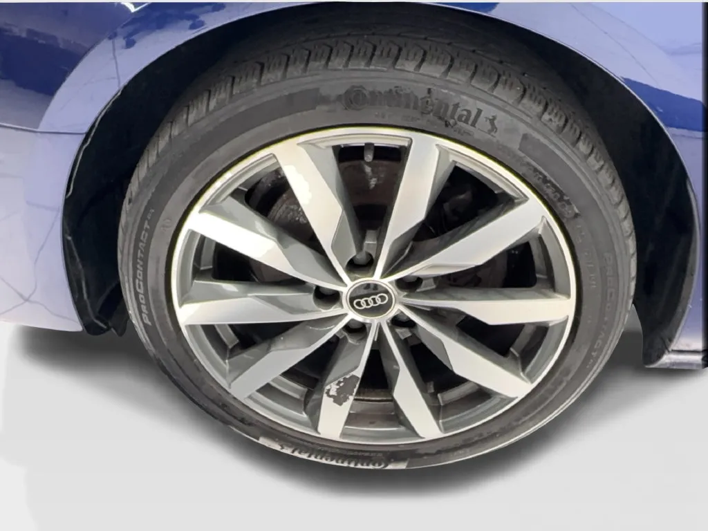 Audi A4 photo 14