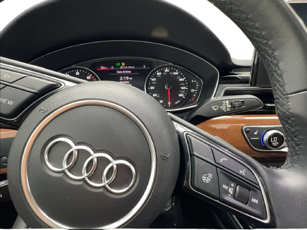 Audi A4 photo 45