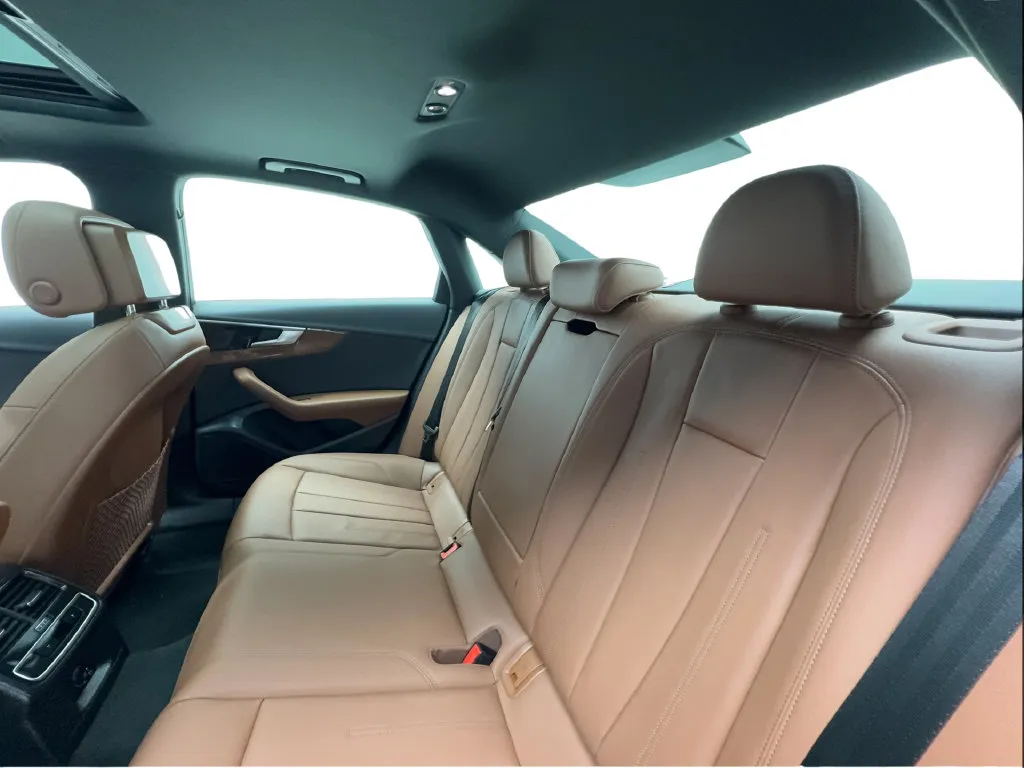 Audi A4 photo 27