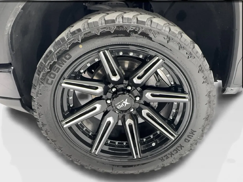 GMC Sierra photo 16