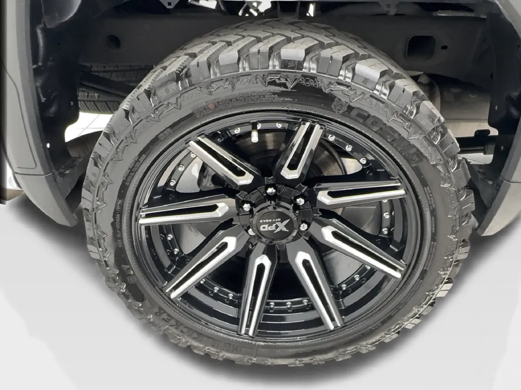 GMC Sierra photo 19