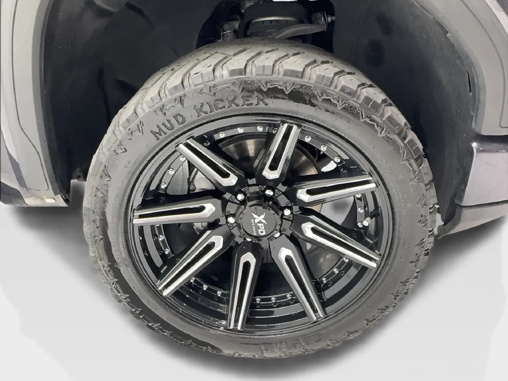 GMC Sierra photo 18