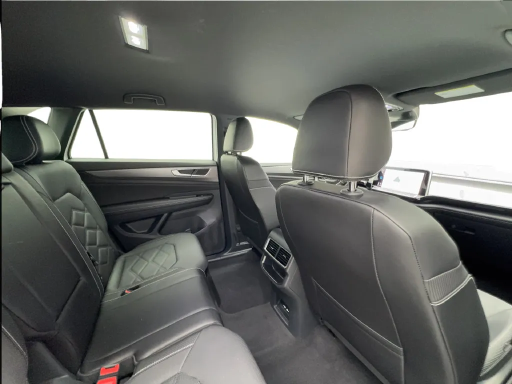 Volkswagen Atlas Cross Sport photo 28