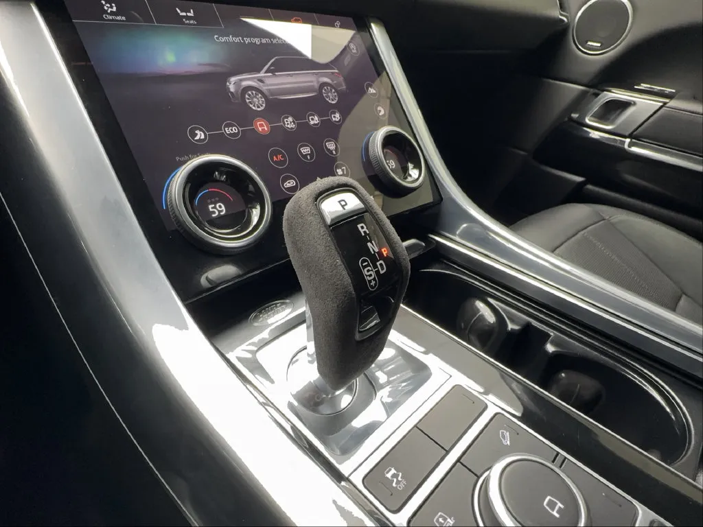 Land Rover Range Rover Sport photo 29