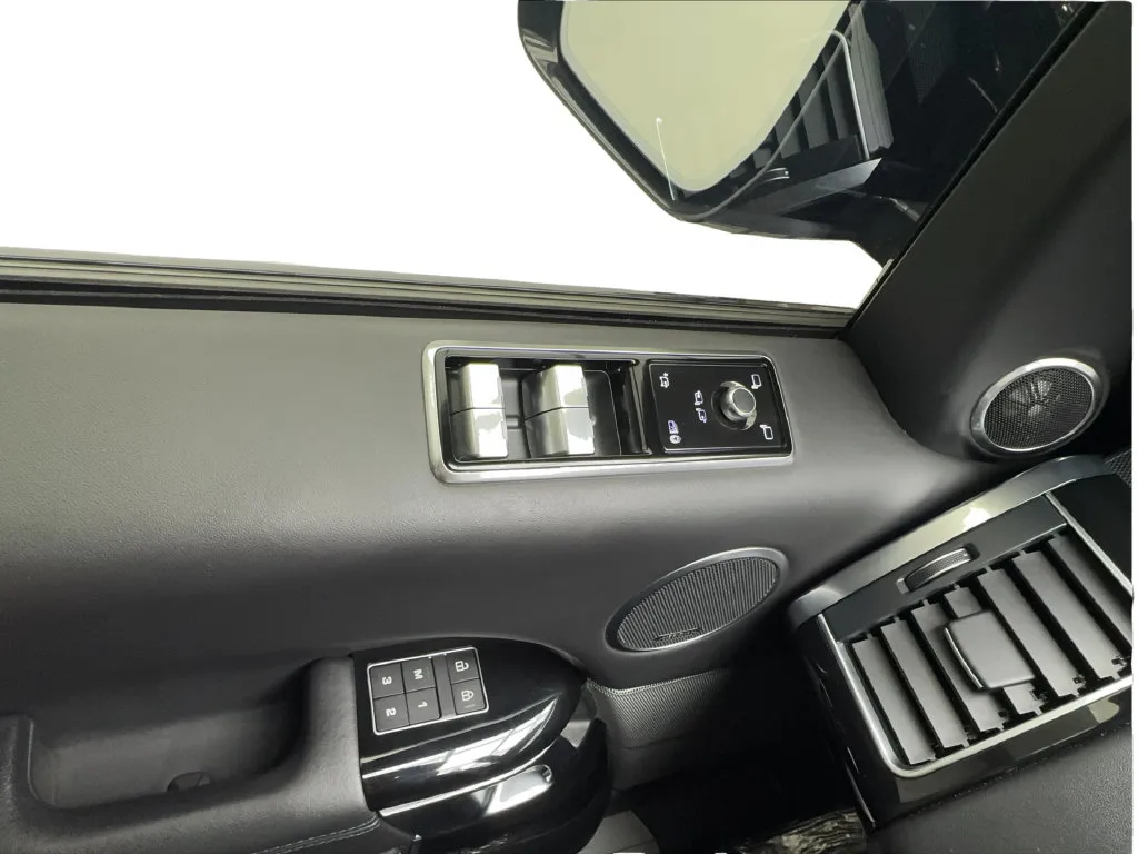 Land Rover Range Rover Sport photo 28