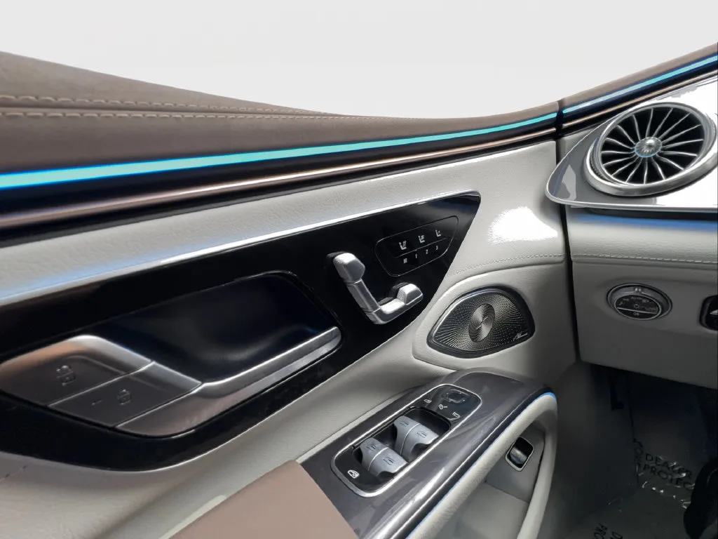 Mercedes-Benz EQS photo 49