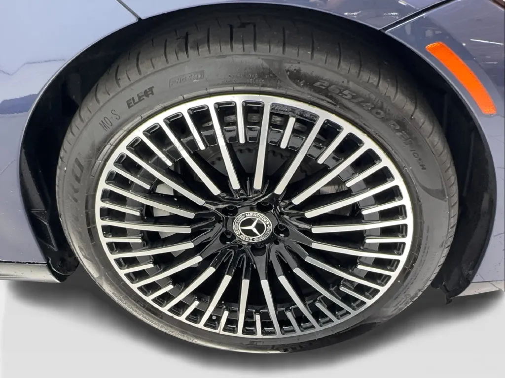 Mercedes-Benz EQS photo 16