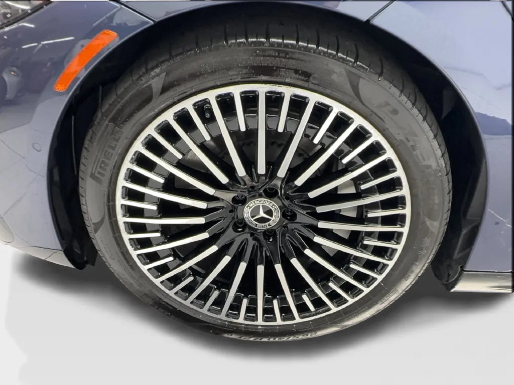 Mercedes-Benz EQS photo 15