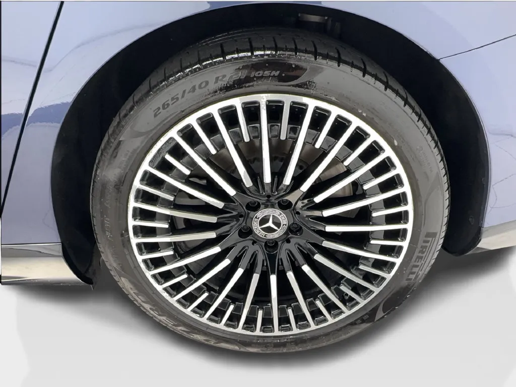 Mercedes-Benz EQS photo 14