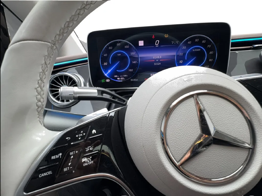 Mercedes-Benz EQS photo 45