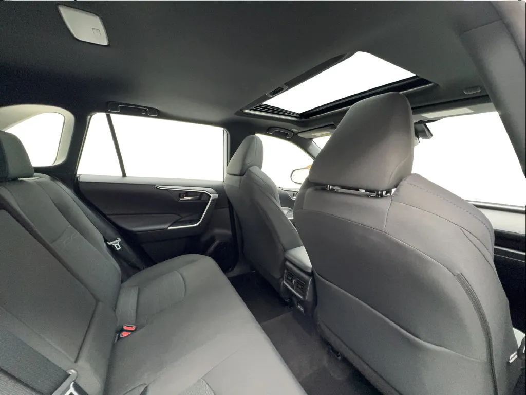 Toyota RAV4 photo 30