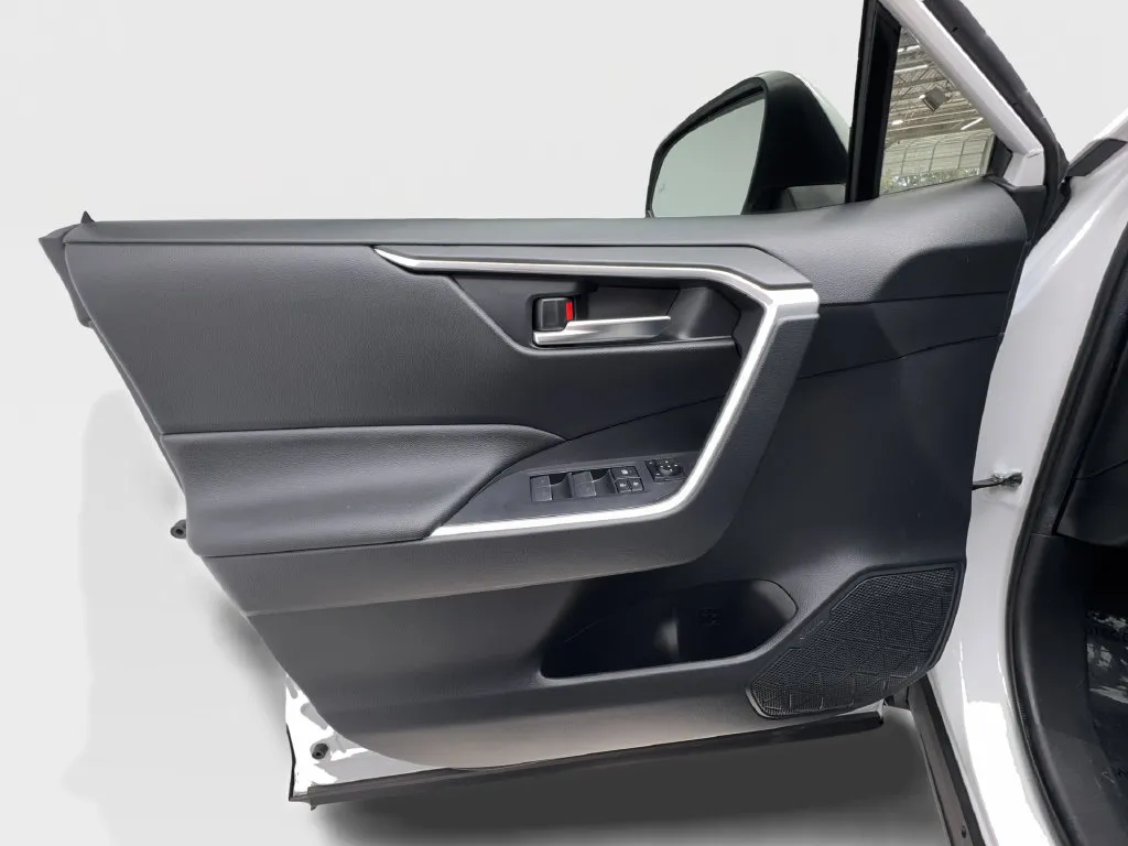 Toyota RAV4 photo 26