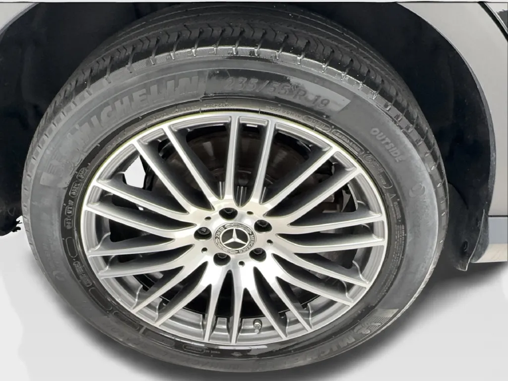 Mercedes-Benz GLC photo 18