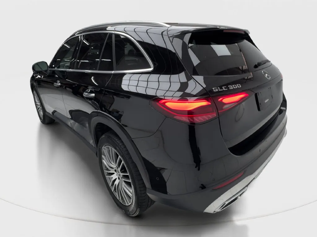 Mercedes-Benz GLC photo 11