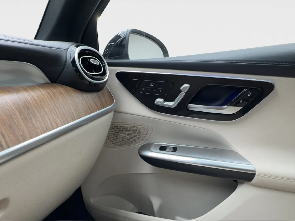 Mercedes-Benz GLC photo 48