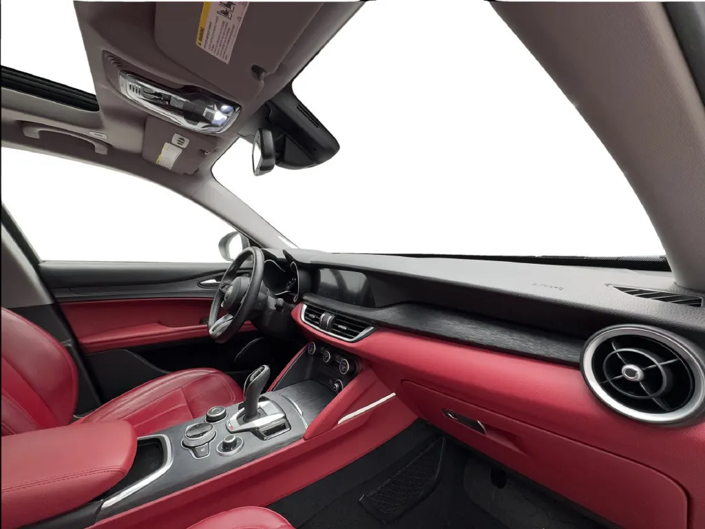 Alfa Romeo Stelvio photo 32