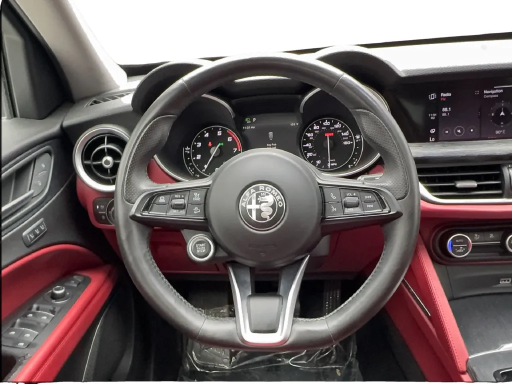 Alfa Romeo Stelvio photo 36