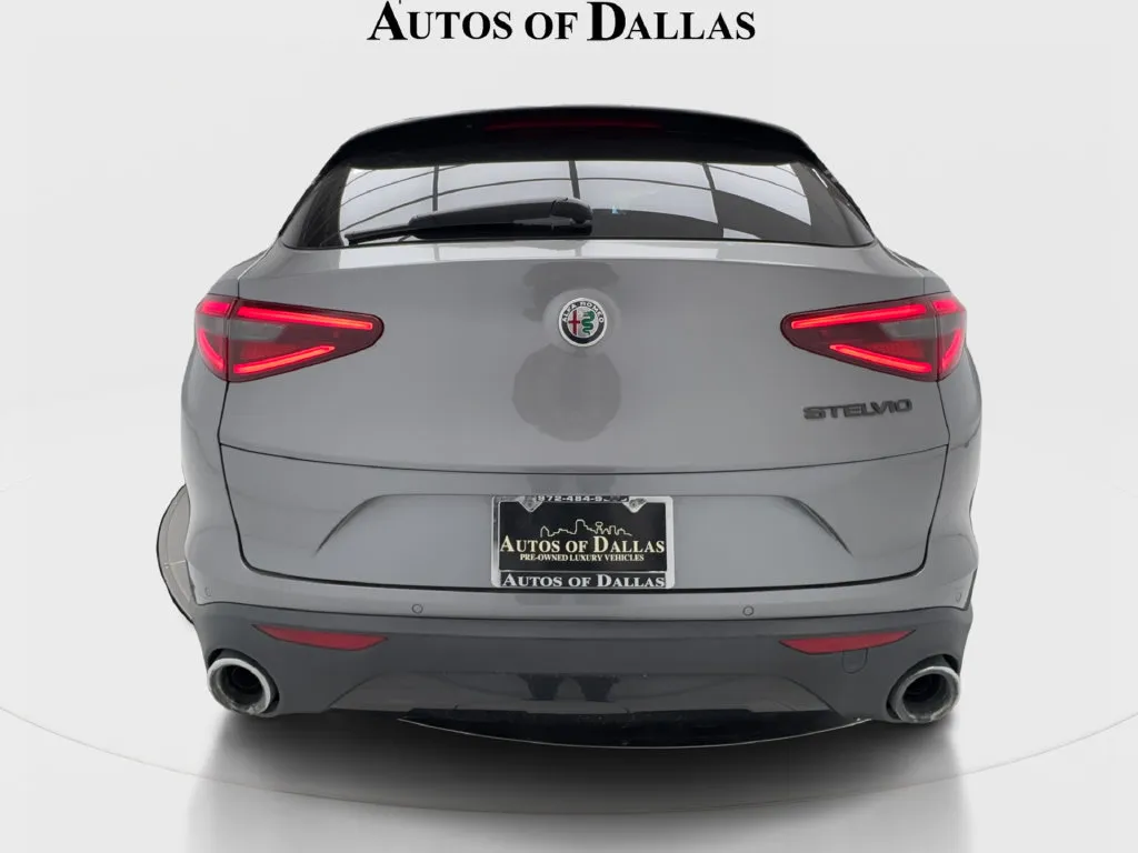 Alfa Romeo Stelvio photo 10