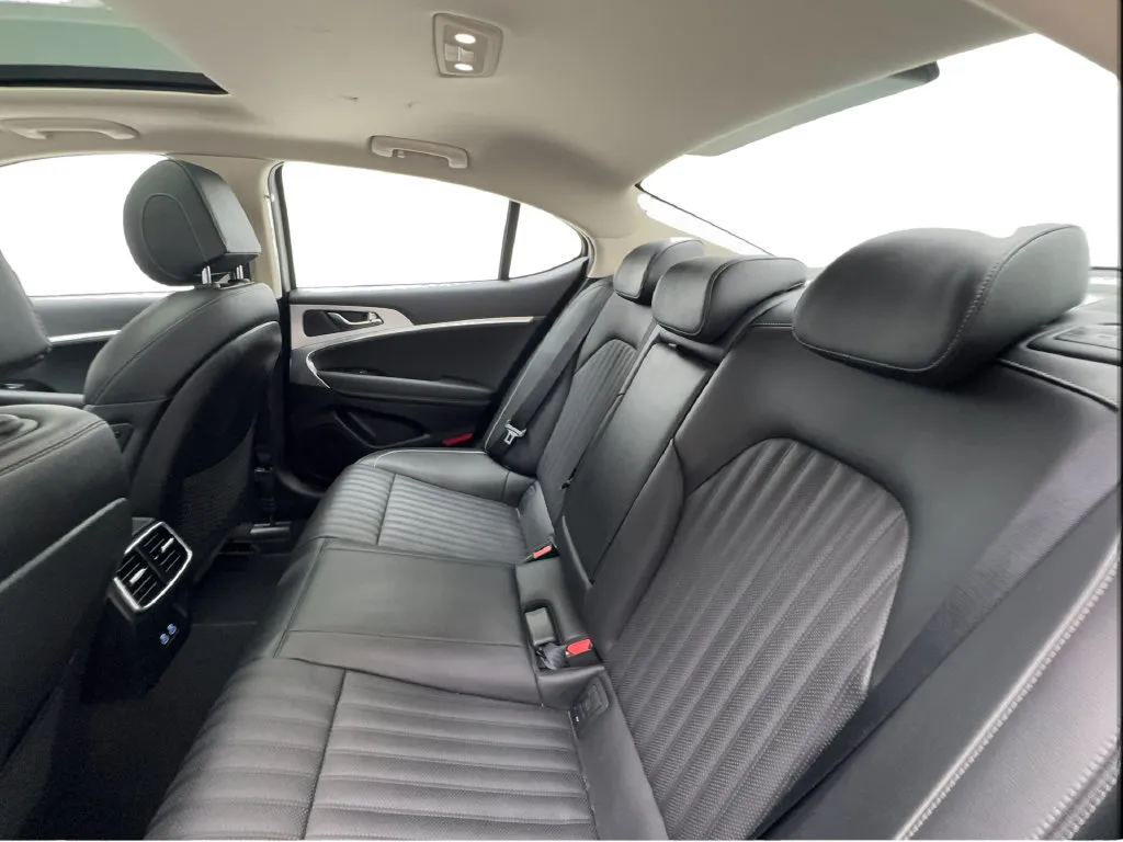 Genesis G70 photo 27