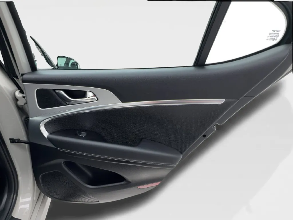 Genesis G70 photo 32