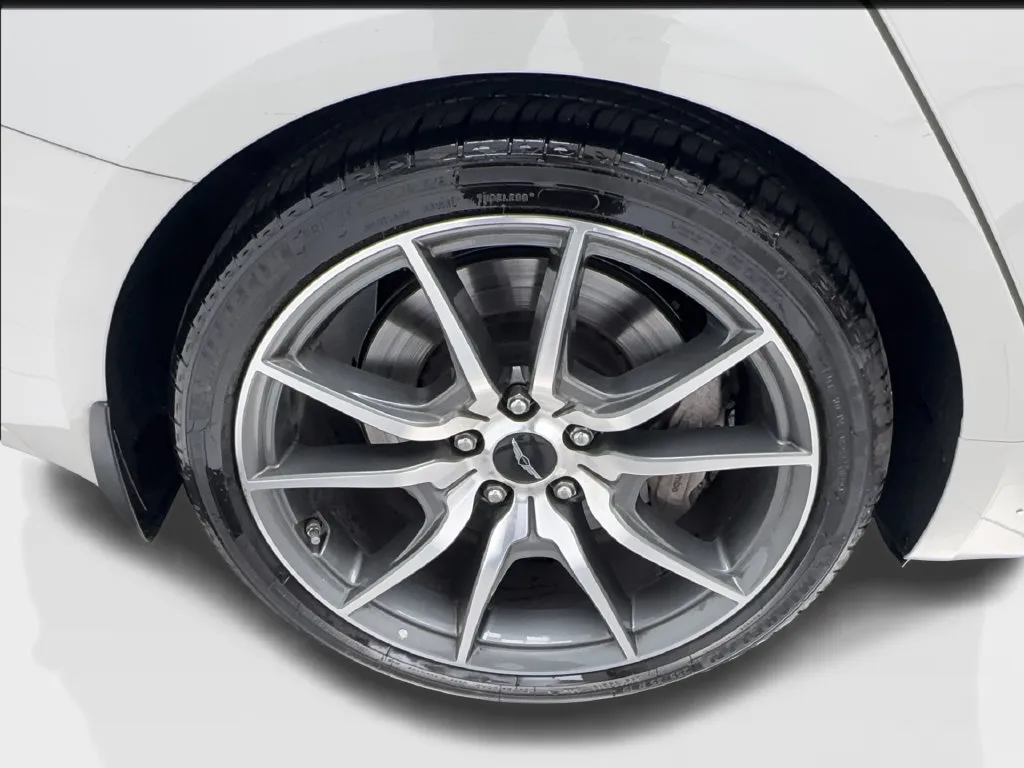 Genesis G70 photo 16