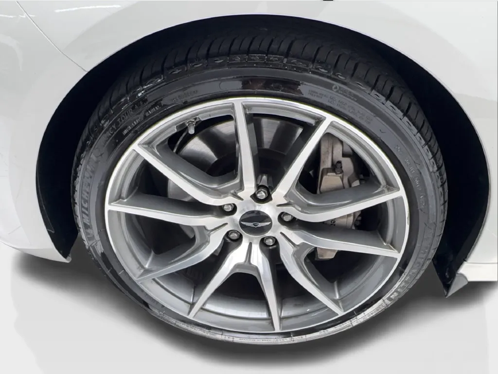 Genesis G70 photo 14