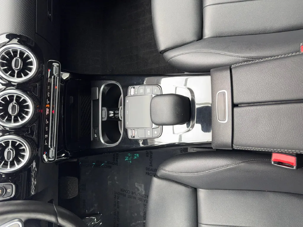 Mercedes-Benz CLA photo 39