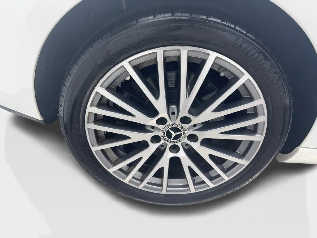 Mercedes-Benz CLA photo 16
