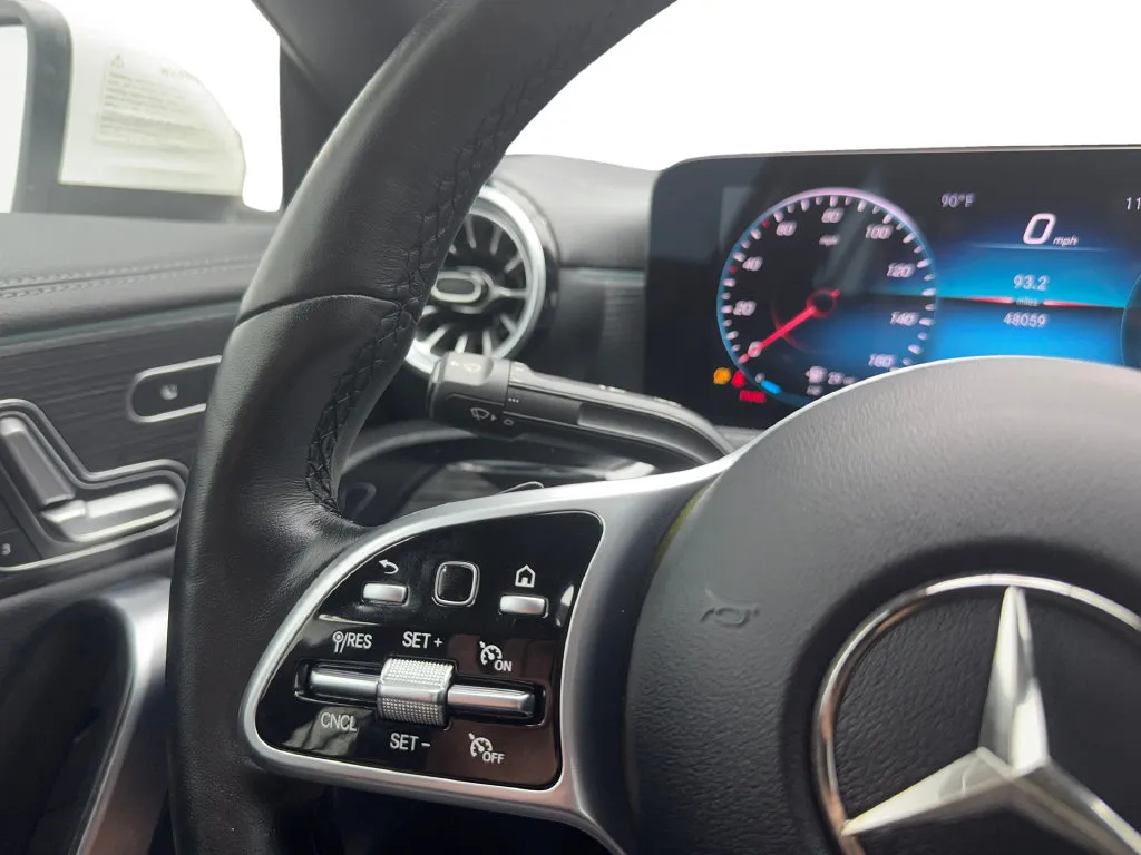 Mercedes-Benz CLA photo 41