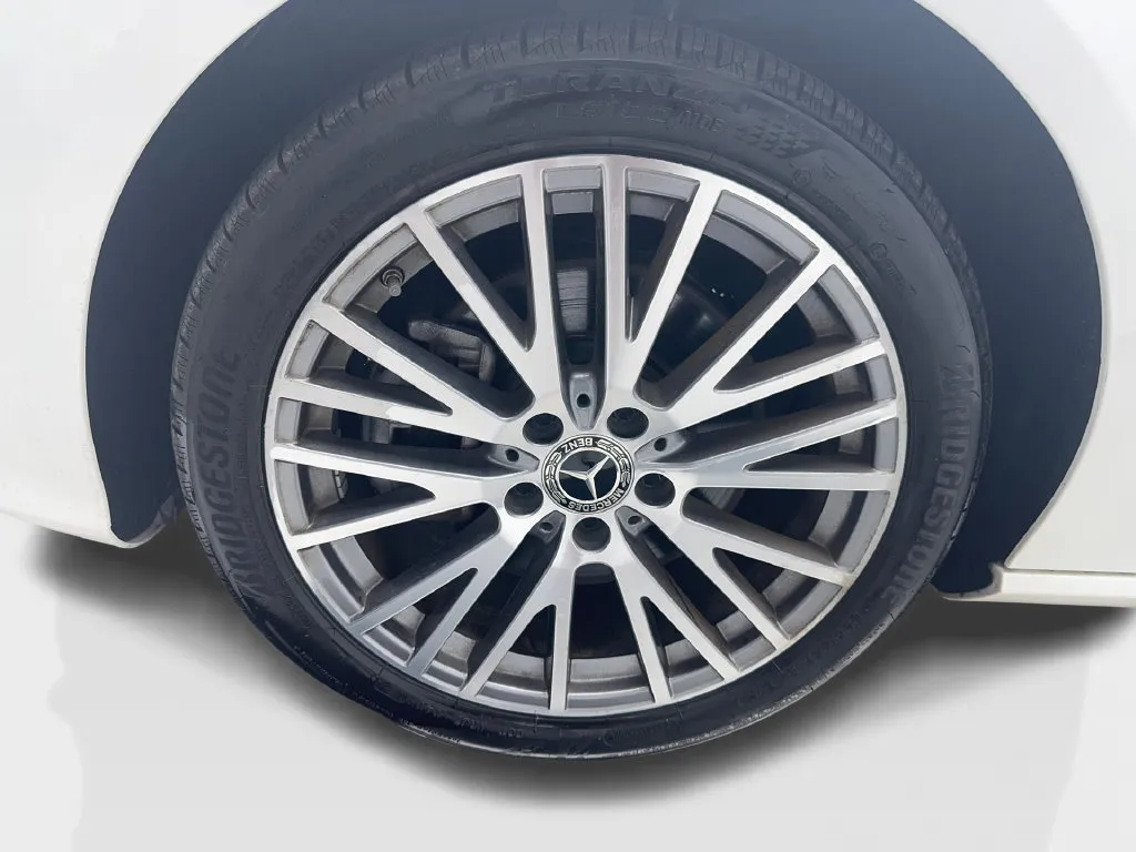 Mercedes-Benz CLA photo 14