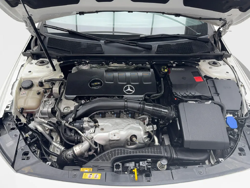 Mercedes-Benz CLA photo 19