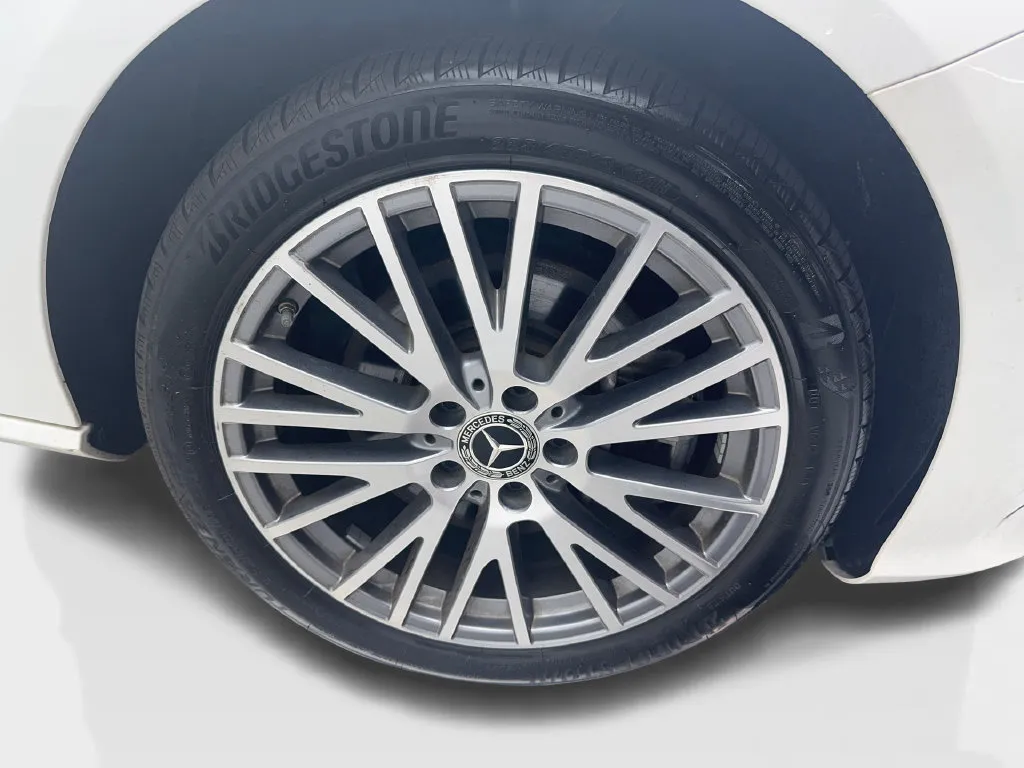 Mercedes-Benz CLA photo 15