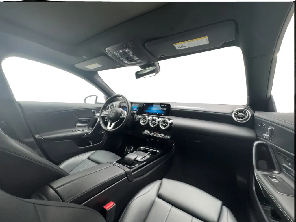 Mercedes-Benz CLA photo 37