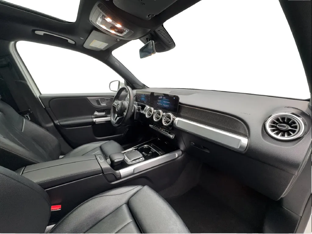 Mercedes-Benz EQB photo 34