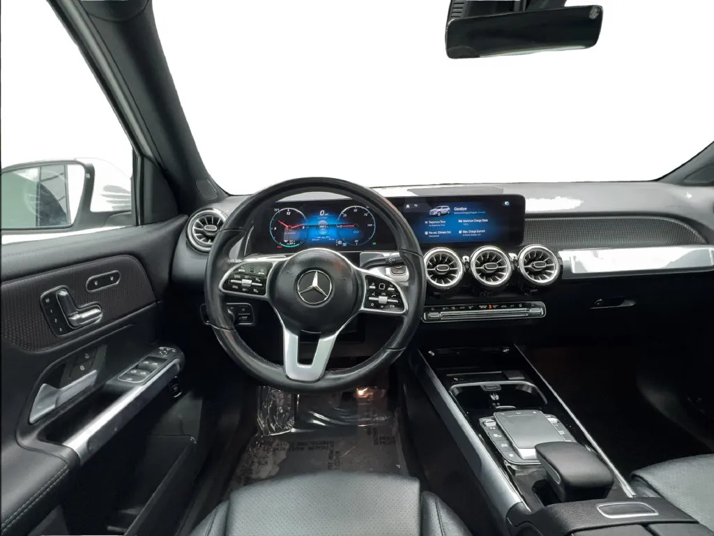 Mercedes-Benz EQB photo 37