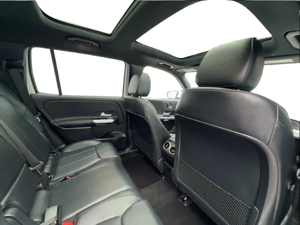 Mercedes-Benz EQB photo 29