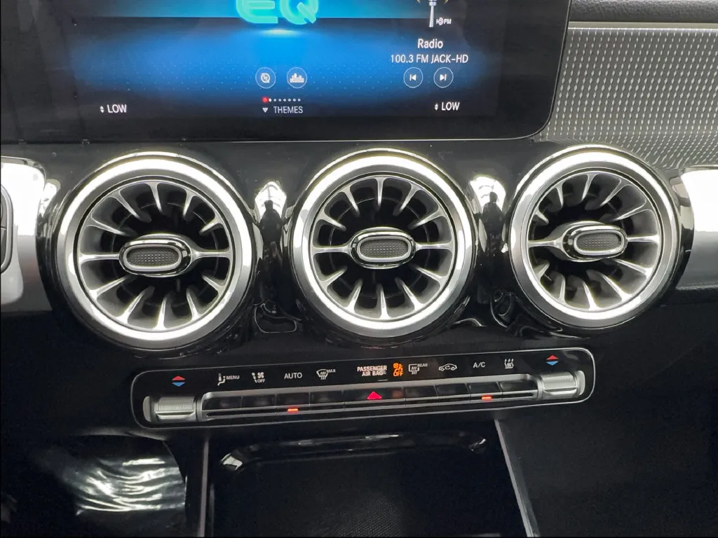 Mercedes-Benz EQB photo 54