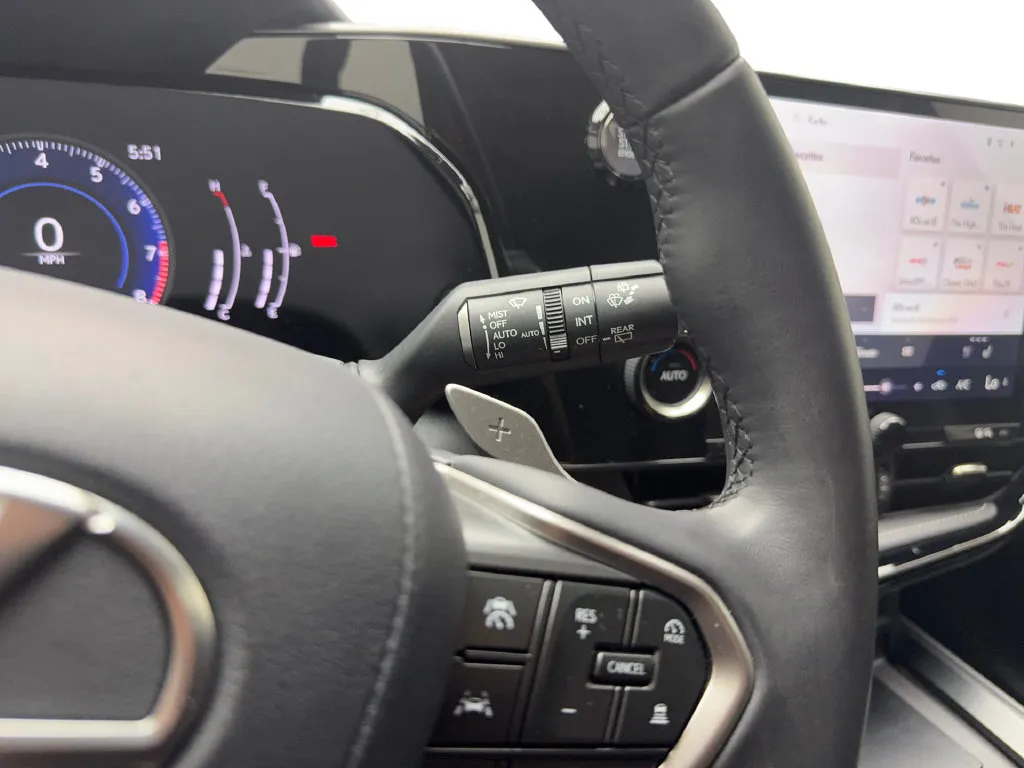 Lexus NX photo 43