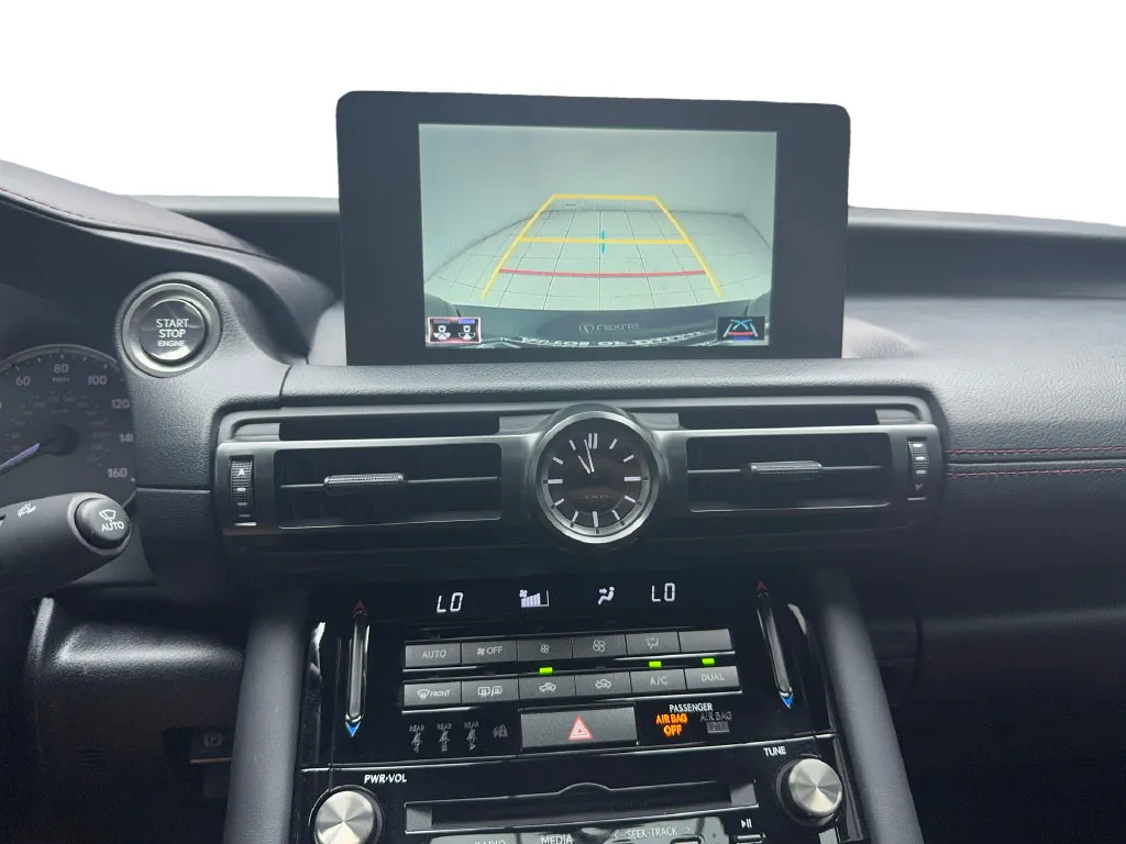 Lexus IS photo 45