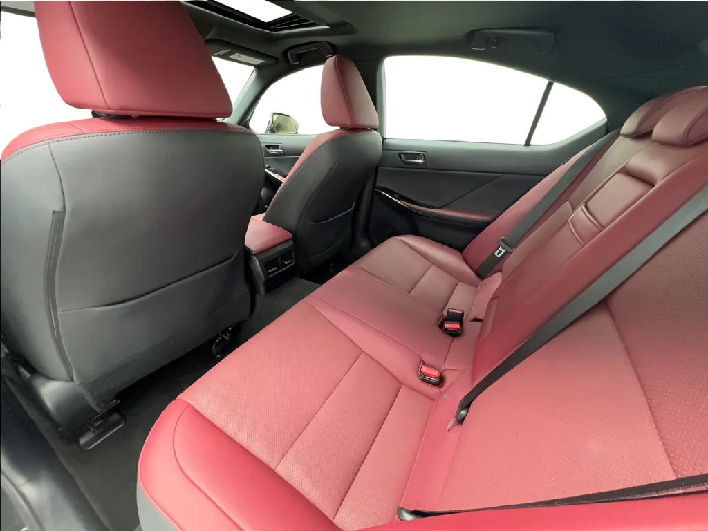 Lexus IS photo 25