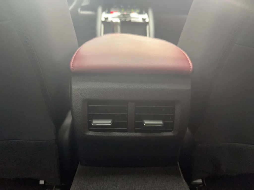 Lexus IS photo 35