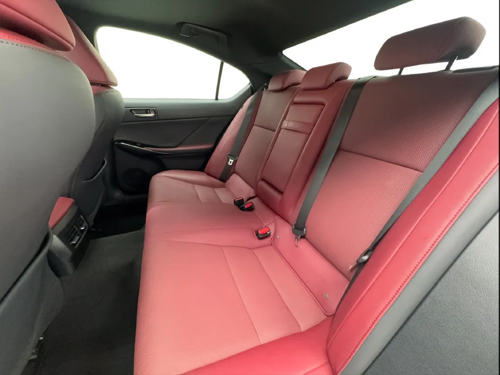 Lexus IS photo 26