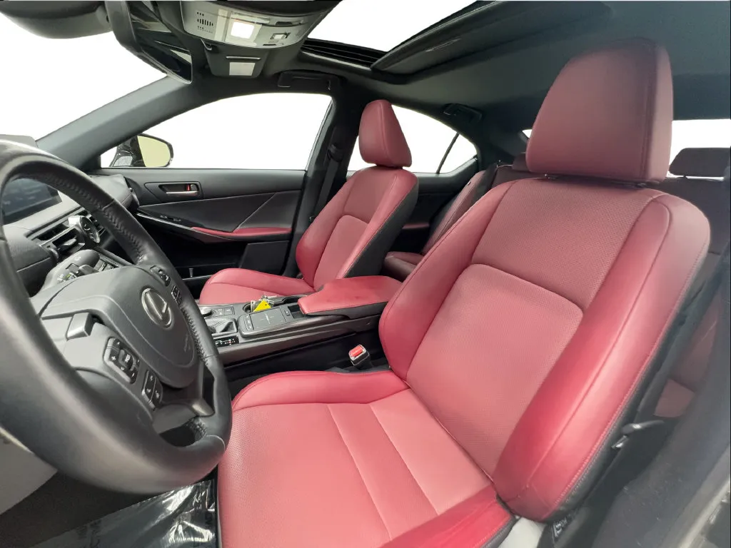 Lexus IS photo 22