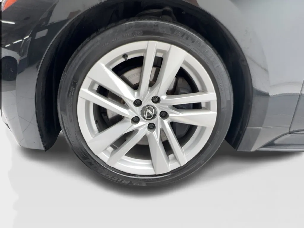 Lexus IS photo 12