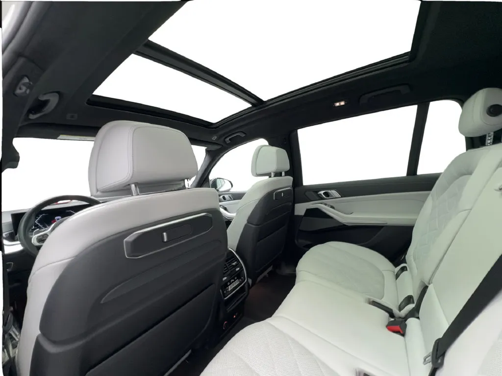 BMW X7 photo 29